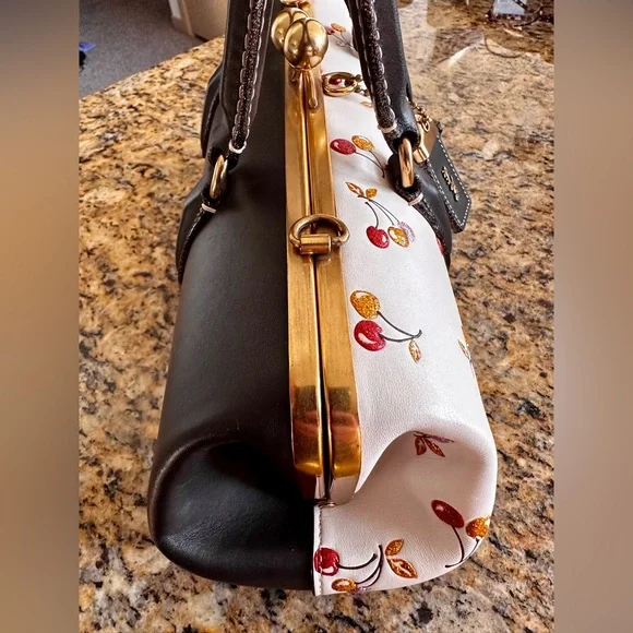 🍒RARE COACH 1941 KISSLOCK SATCHEL 38 CHERRIES!! 🍒 - Picture 4 of 16